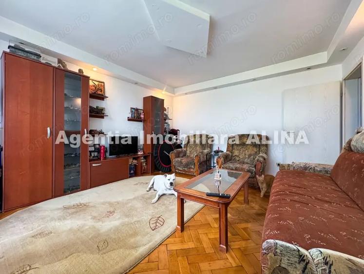 Apartament cu 3 camere decomandat în Progresul