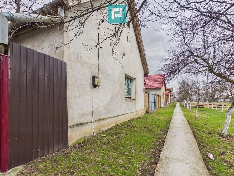 Casă individuală cu 3 camere cu Canalizare în Mișca