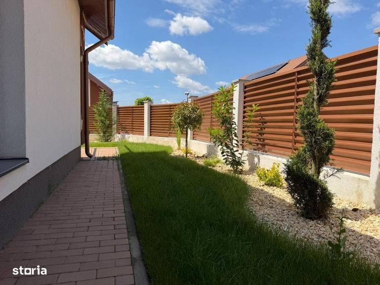 Casă cu 4 camere cu Teren 300 Mp în Central