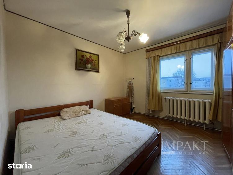Apartament cu 4 camere decomandat în Grigorescu