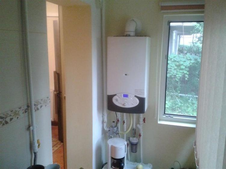 Apartament cu 3 camere decomandat în Aradului