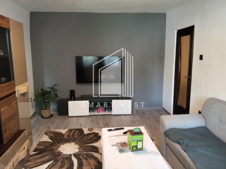 Apartament cu 3 camere semidecomandat, mobilat în Careiului