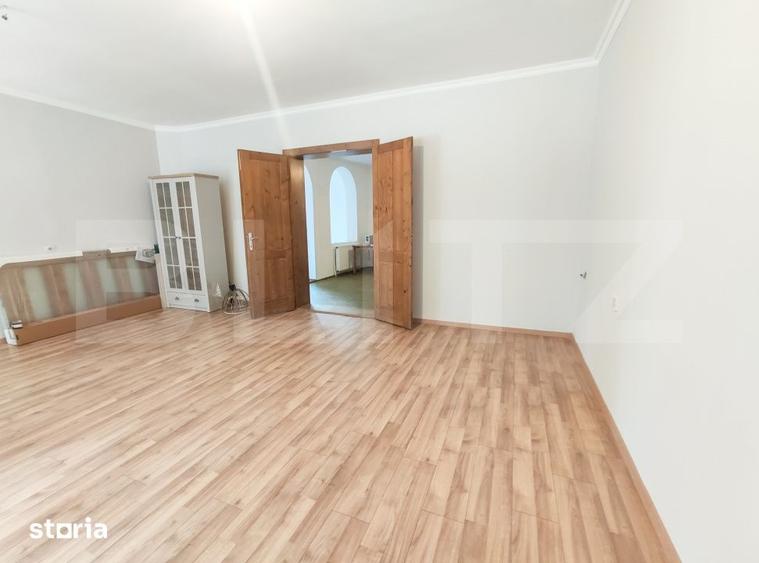 Casă cu 5 camere cu Teren 598 Mp în Central