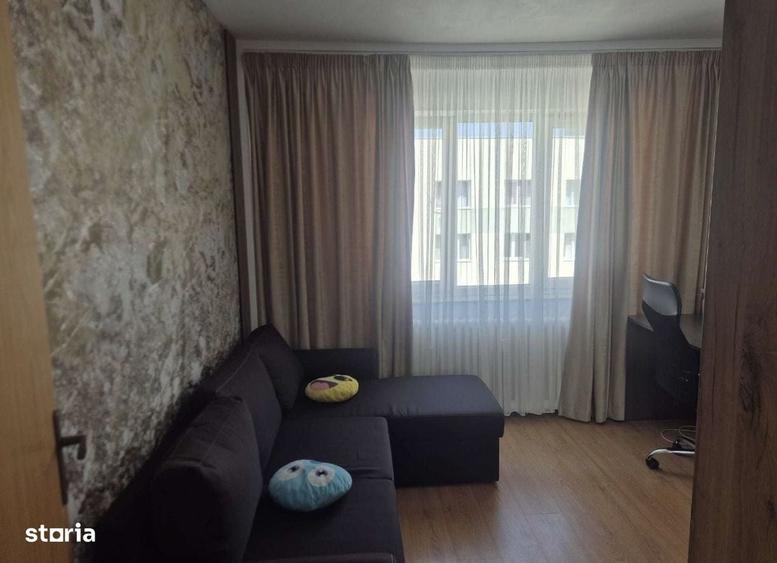 Apartament cu 3 camere decomandat în Doamna Ghica