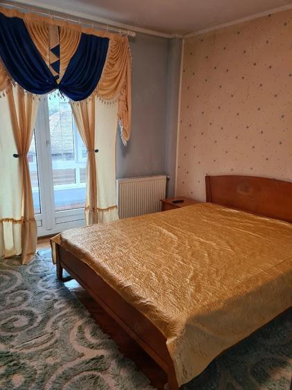 Apartament cu 3 camere decomandat, mobilat în Central