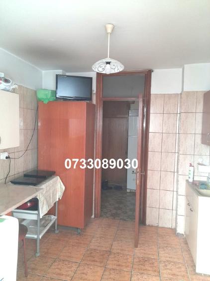 Apartament cu 3 camere decomandat în Drumul Taberei