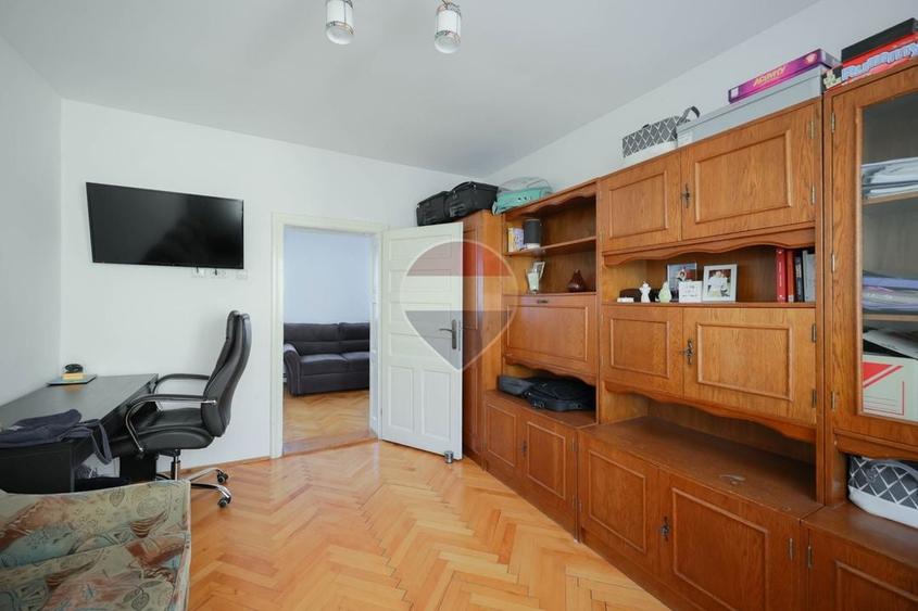 Casă individuală cu 5 camere cu Teren 676 Mp în Valenta