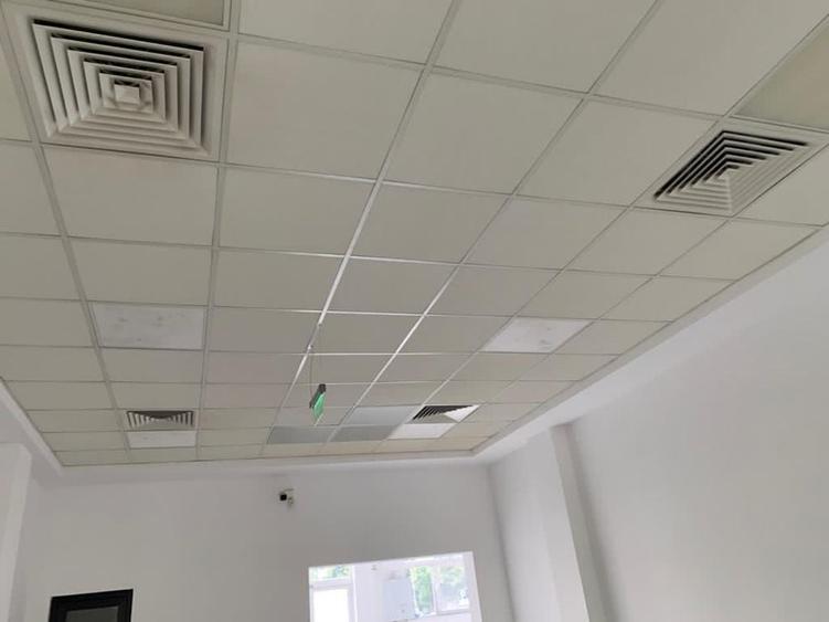 Spațiu comercial, de 85 mp, în Central