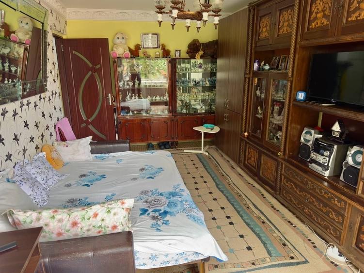 Apartament cu 3 camere decomandat în Gorjului