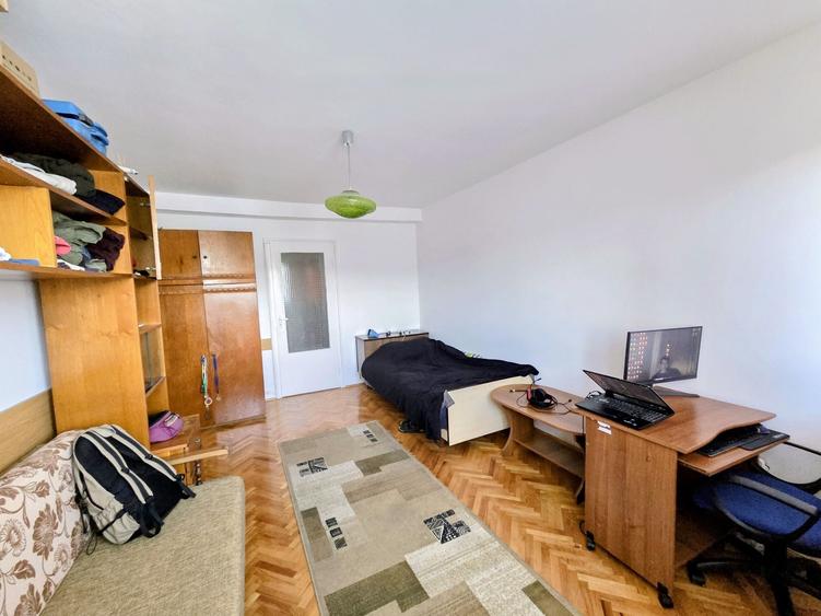 Apartament cu 2 camere decomandat în Florești