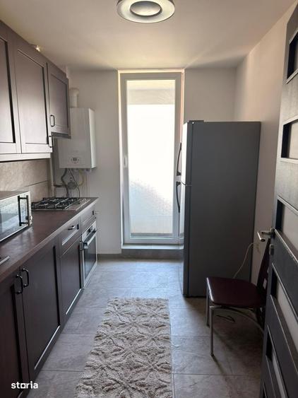 Apartament cu 3 camere semidecomandat în Militari