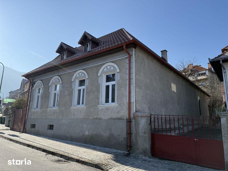 Casă cu 4 camere cu Teren 600 Mp în Centrul Istoric