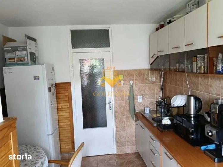 Apartament cu 3 camere decomandat, mobilat în Zorilor