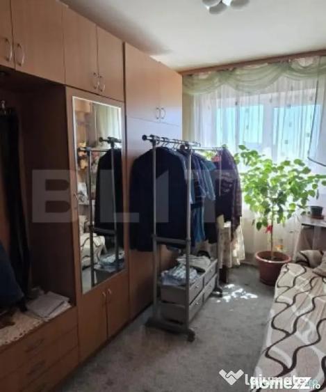 Apartament cu 4 camere decomandat în B-dul București