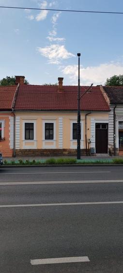 Casă cu 4 camere în Central
