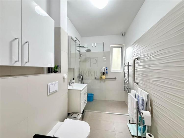 Apartament cu 3 camere decomandat, mobilat în Giroc