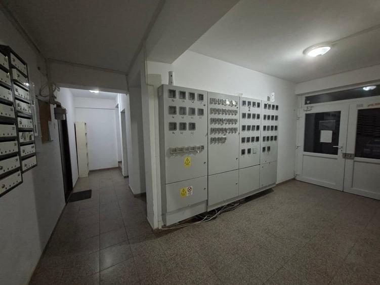 Apartament cu 2 camere decomandat, mobilat în Roșu
