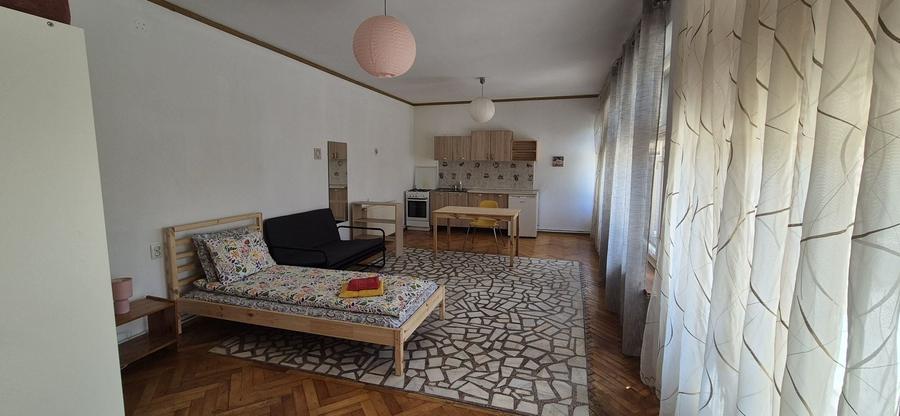 Garsonieră decomandată în Câmpina