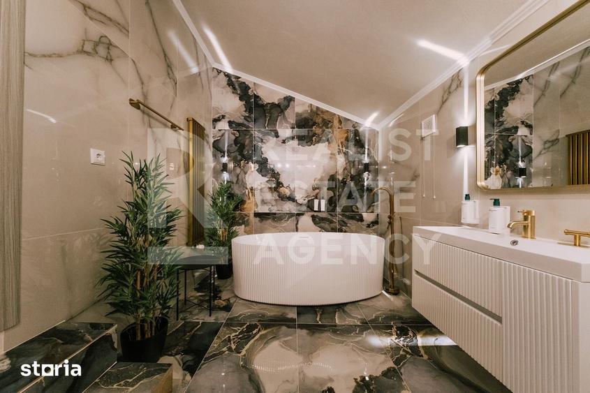 Casă cu 6 camere cu Teren 7469 Mp în Podenii Noi