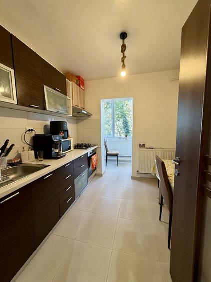 Apartament cu 2 camere decomandat în Soarelui