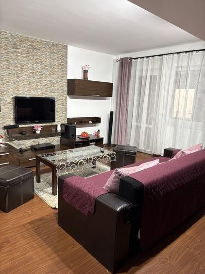 Apartament cu 2 camere decomandat în Școlilor