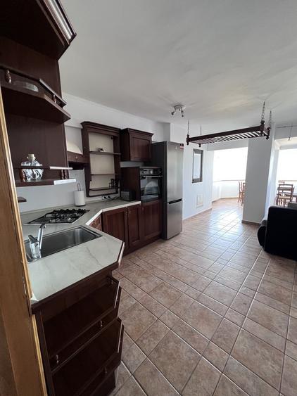 Apartament cu 3 camere în Faleza Nord