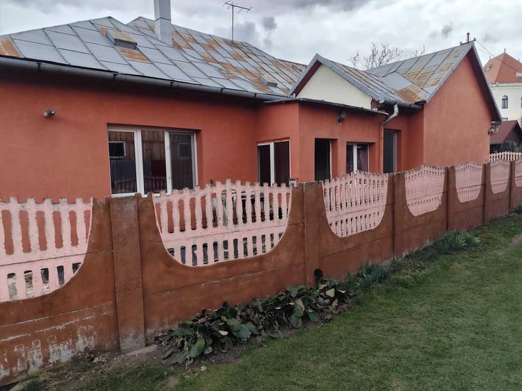 Casă cu 3 camere în Central