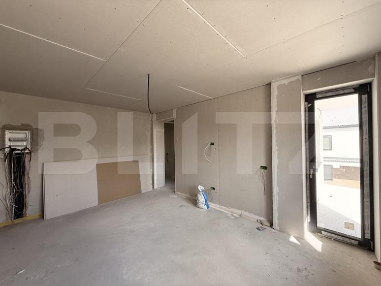Apartament cu 2 camere decomandat în Est