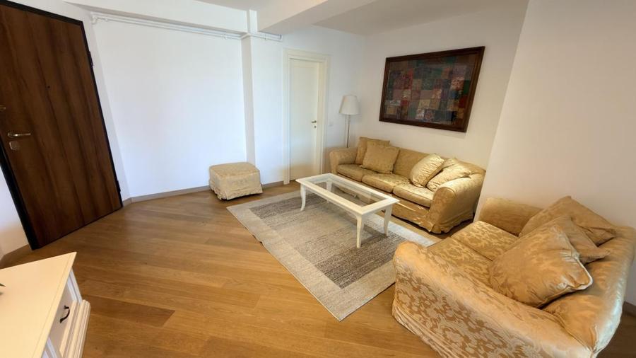Apartament cu 3 camere în Calea Dumbrăvii