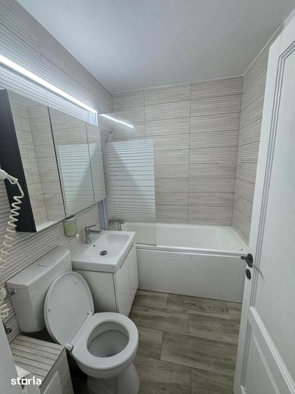 Apartament cu 3 camere decomandat în Tomis II