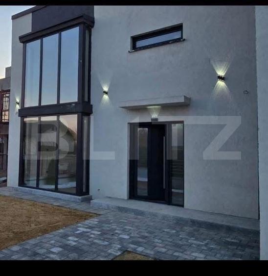 Casă individuală cu 5 camere cu Canalizare în Cârcea