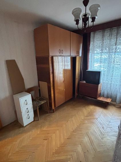Apartament cu 4 camere decomandat în Gară