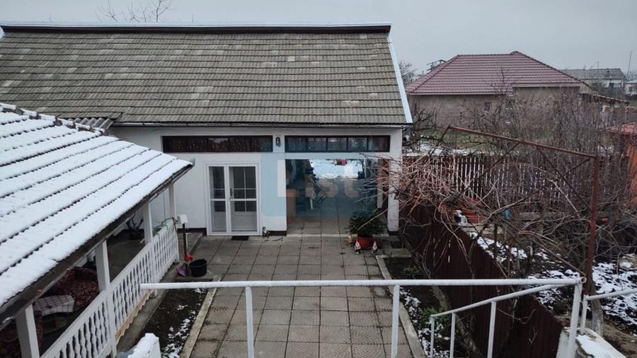Casă cu 7 camere cu Canalizare în Sânmartin
