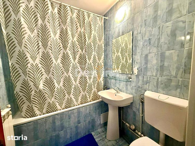 Apartament cu 3 camere semidecomandat, mobilat în Central