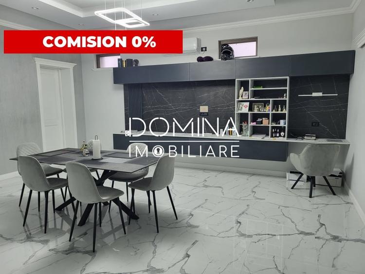 Casă individuală cu 8 camere cu Canalizare în Nord-Est