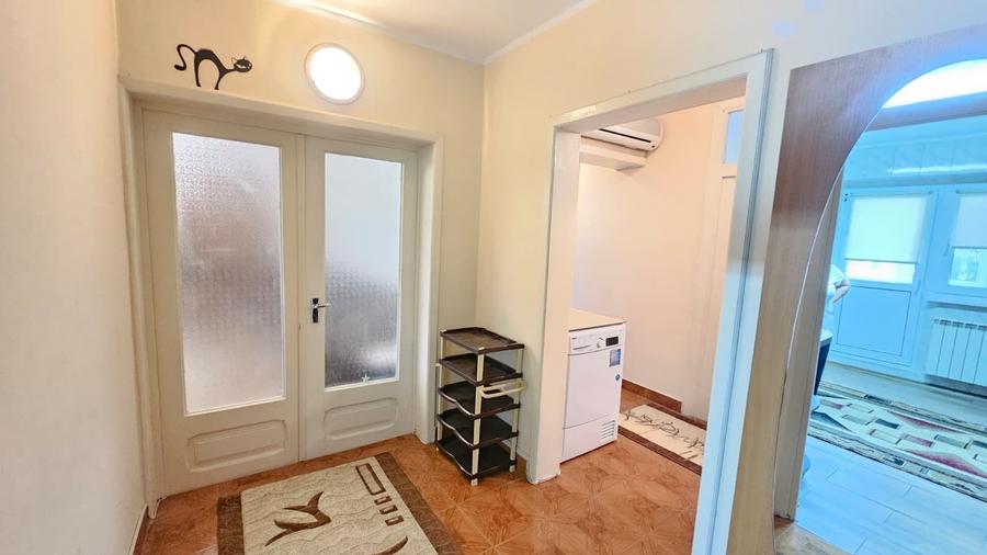 Apartament cu 3 camere decomandat în