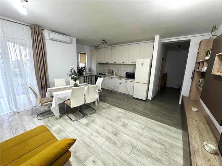 Apartament cu 3 camere decomandat, mobilat în Giroc