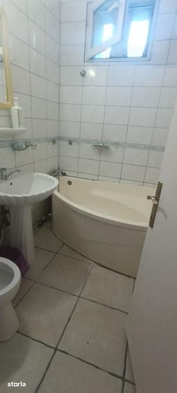 Apartament cu 2 camere semidecomandat în Grivița