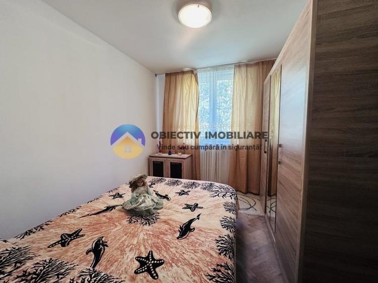 Apartament cu 3 camere semidecomandat în Dărmănești