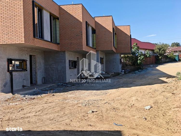 Casă cu 4 camere în Palazu Mare