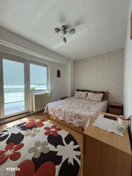 Apartament cu 4 camere decomandat, mobilat în Ferentari