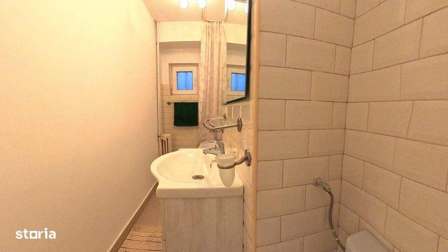 Apartament cu 3 camere decomandat în Berceni