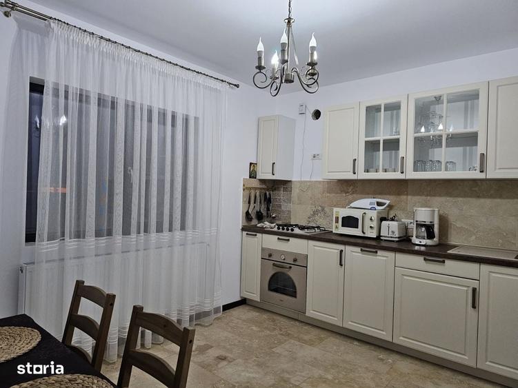 Casă cu 4 camere în Central