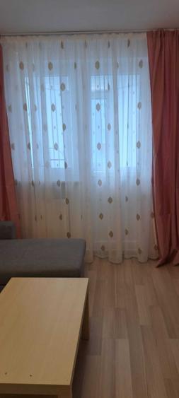 Apartament cu 3 camere semidecomandat, mobilat în Berceni