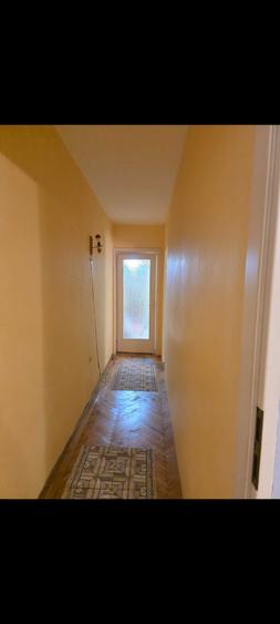 Apartament cu 3 camere semidecomandat în Vest