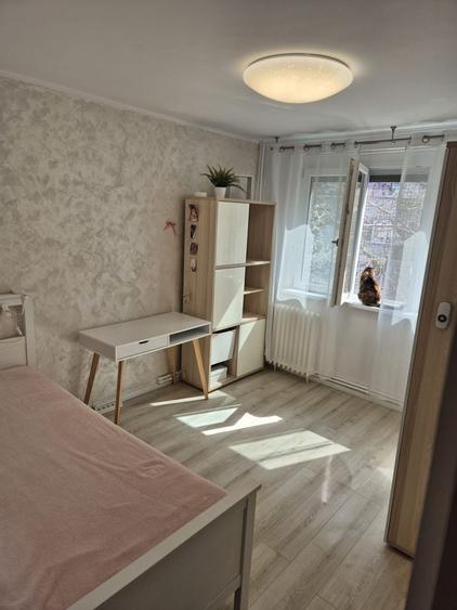 Apartament 4 camere de vanzare | Centrala proprie | - 2