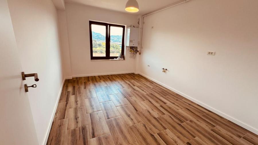 Apartament cu 3 camere decomandat în Griviței
