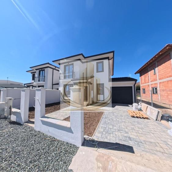 Duplex cu 5 camere cu Canalizare în Dumbrăvița