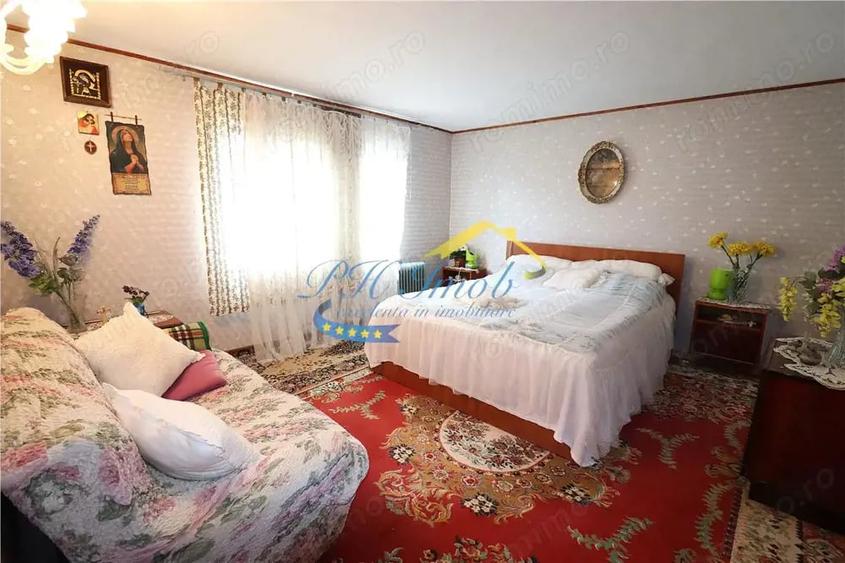 Casă cu Teren 3043 Mp în Provița de Sus