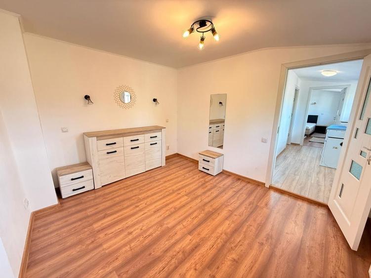 Apartament cu 3 camere decomandat, mobilat în Banu Manta